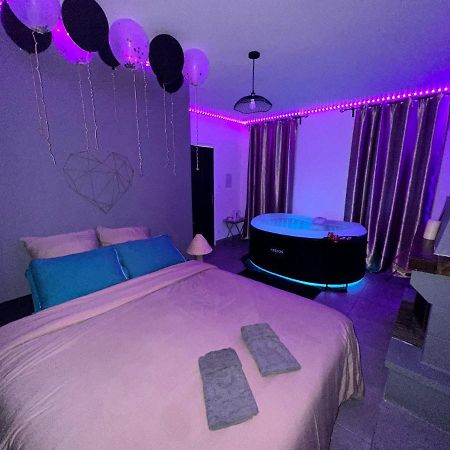 Love Room Avec Jacuzzi Proche Paris Et Roissy Cdg Persan Zewnętrze zdjęcie