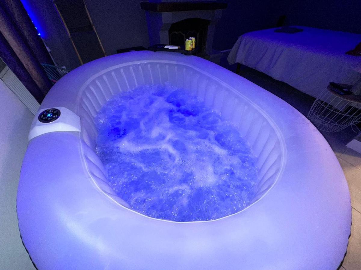 Love Room Avec Jacuzzi Proche Paris Et Roissy Cdg Persan Zewnętrze zdjęcie